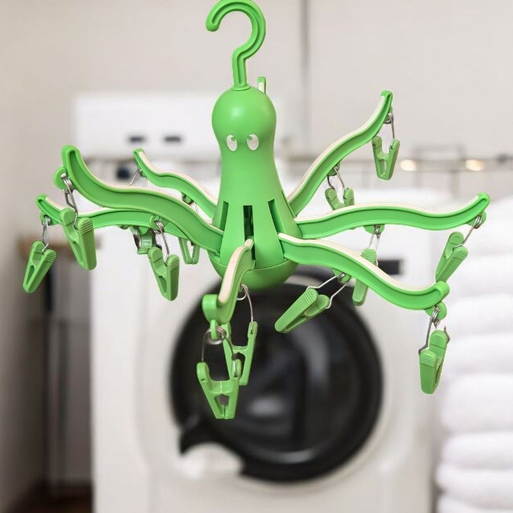 IKEA Pressa Octopus and Blisslights Bulb